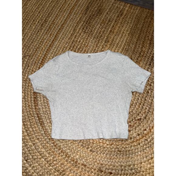 Uniqlo ribbed gray cropped top size medium - Picture 1 of 5